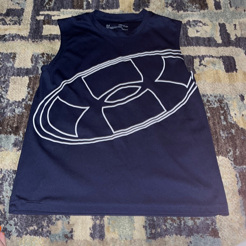 Sleeveless under Armour tank boys size small